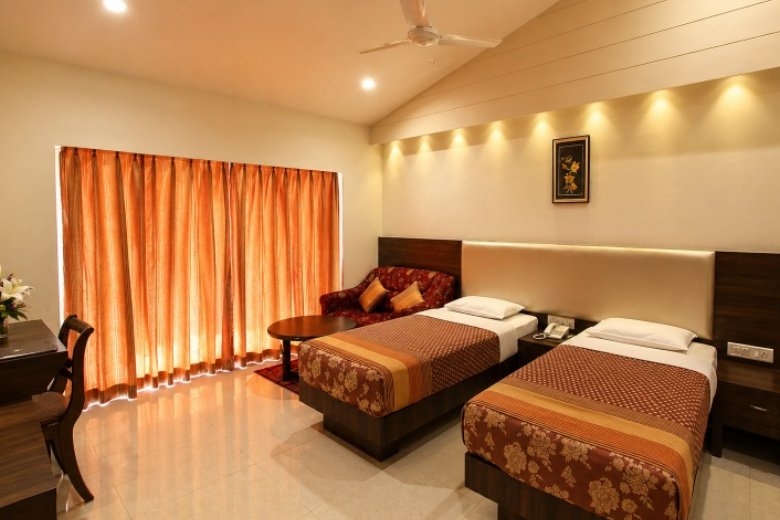 ascot_room2